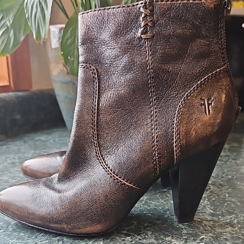 Frye Women's Brown Leather Ankle Boots